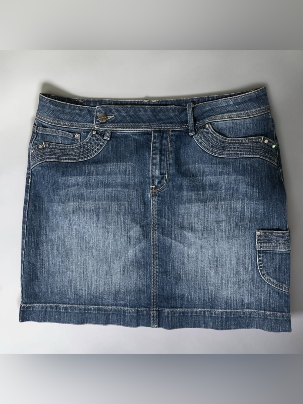 Y2K Bundle w/3 pair Jeans/1 Denim Skirt/5 Tops - 9 items - Picture 7 of 16